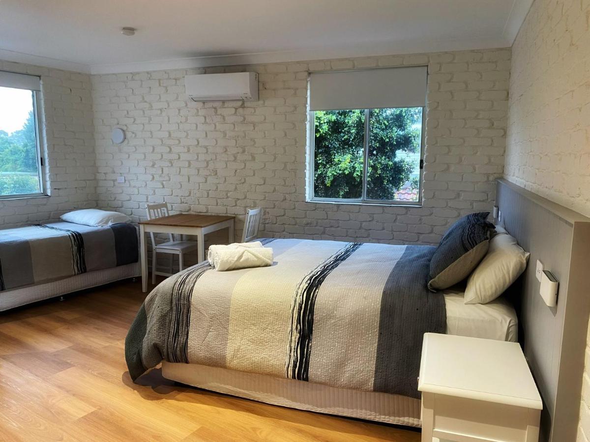 Bay House Motel บาโทเบย์ ภายนอก รูปภาพ