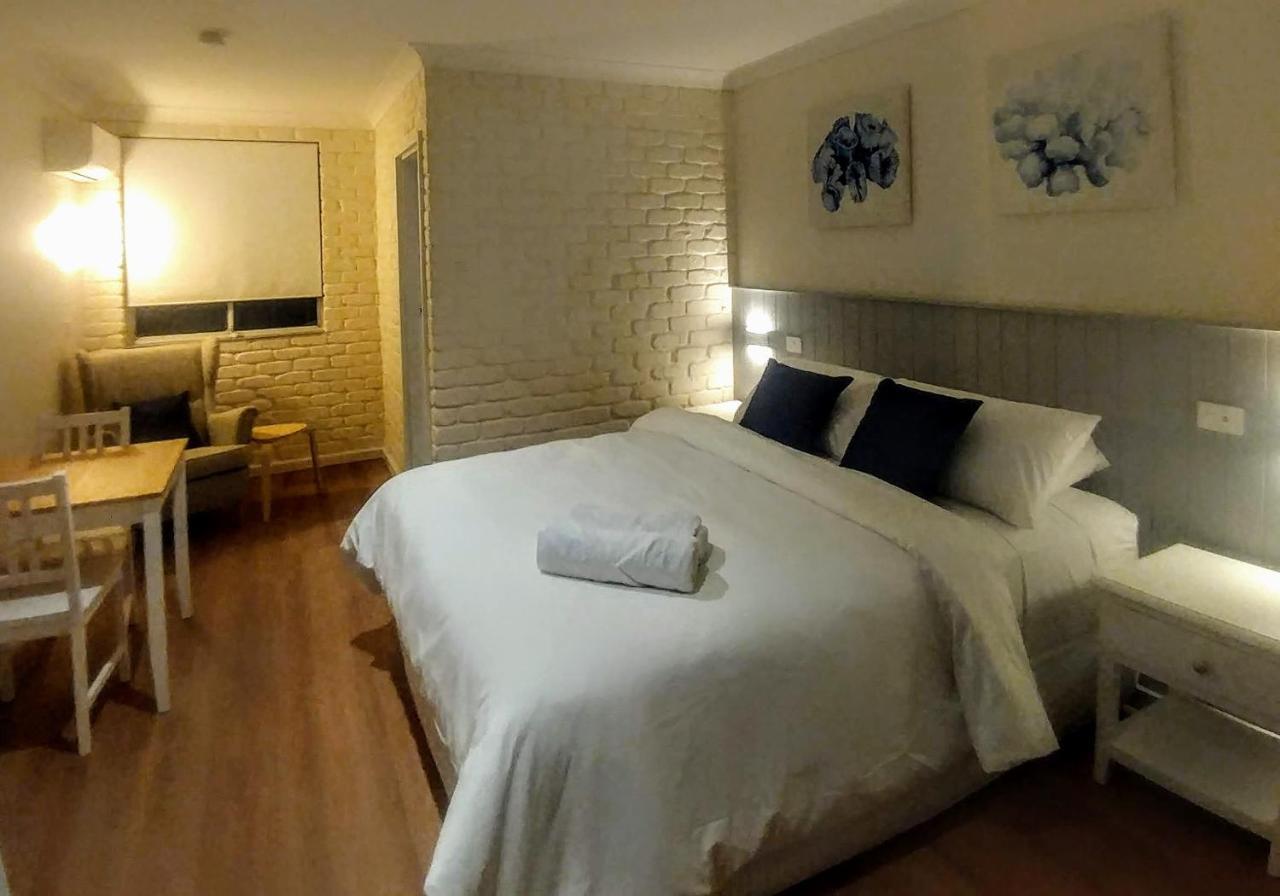 Bay House Motel บาโทเบย์ ภายนอก รูปภาพ