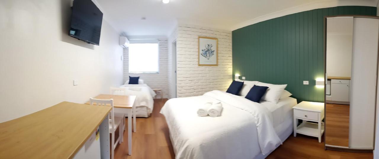 Bay House Motel บาโทเบย์ ภายนอก รูปภาพ
